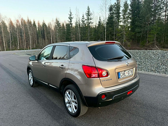 Nissan Qashqai 2 of 5