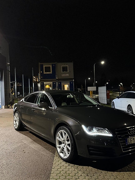 Audi A7 4 of 5
