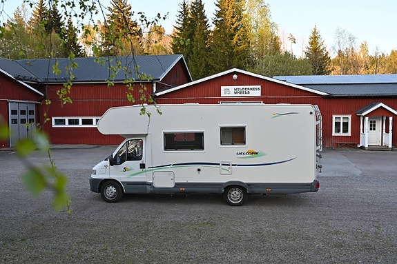 Fiat Chausson Husbil - Offgrid - 6 sov- och bältade platser!
