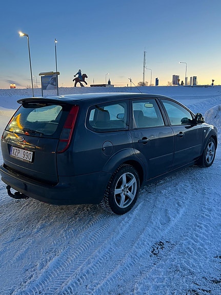 Ford Focus 2 of 5