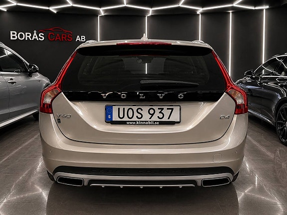 Volvo V60 Cross Country 5 of 5