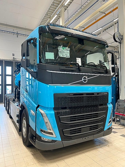 Volvo FH500 D13 2 of 8