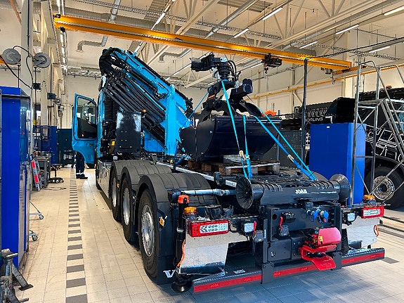 Volvo FH500 D13 3 of 8