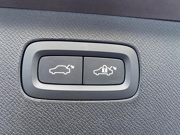 Volvo XC90 12 of 18