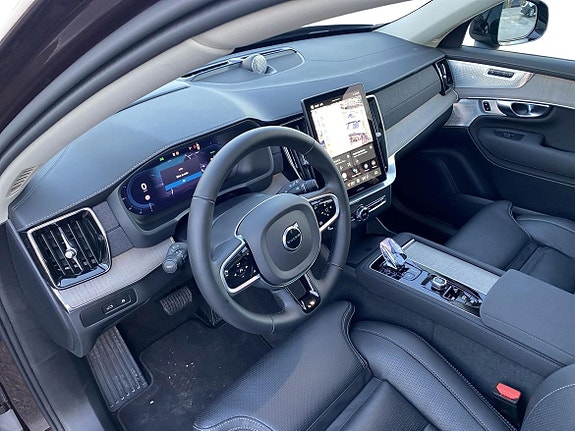 Volvo XC90 6 of 18
