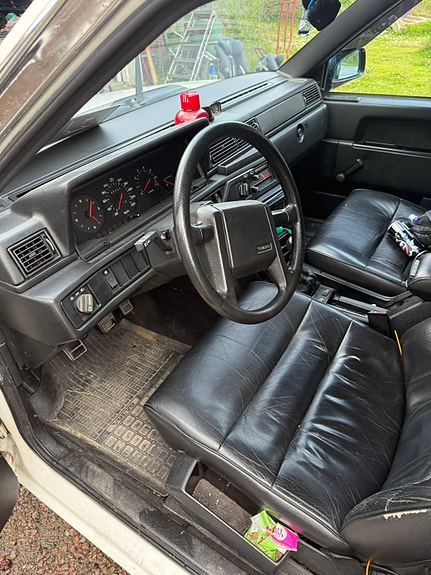 Volvo 740 3 of 5