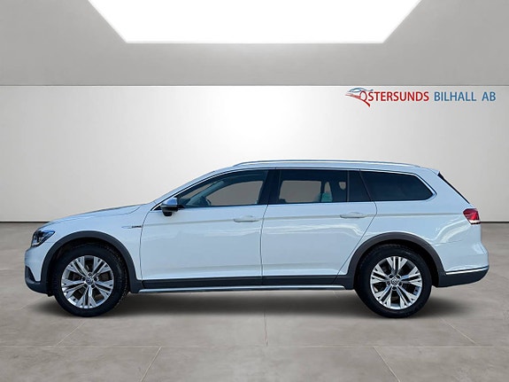 Volkswagen Passat Alltrack 4 of 5
