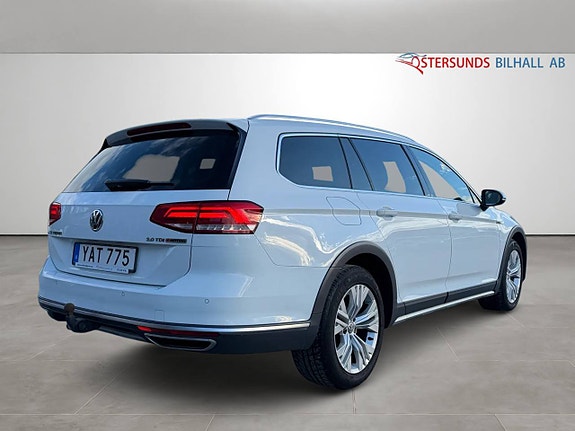 Volkswagen Passat Alltrack 7 of 14