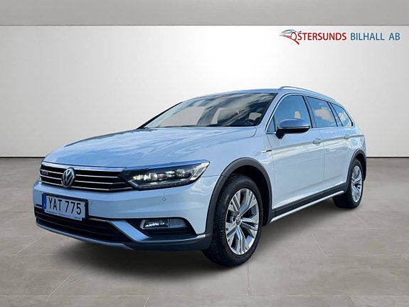 Volkswagen Passat Alltrack 3 of 5