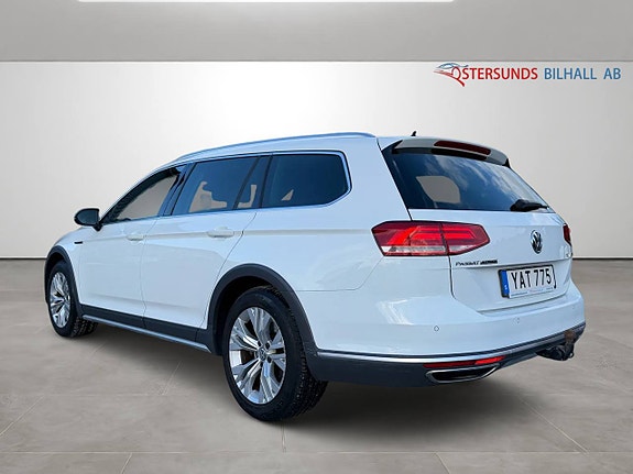 Volkswagen Passat Alltrack 8 of 14