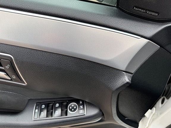 Mercedes-Benz E220 12 of 24