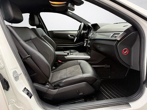 Mercedes-Benz E220 21 of 24