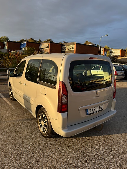 Peugeot Partner Tepee 3 of 5