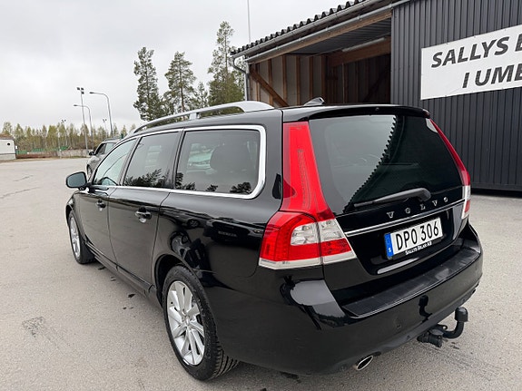 Volvo V70 4 of 5