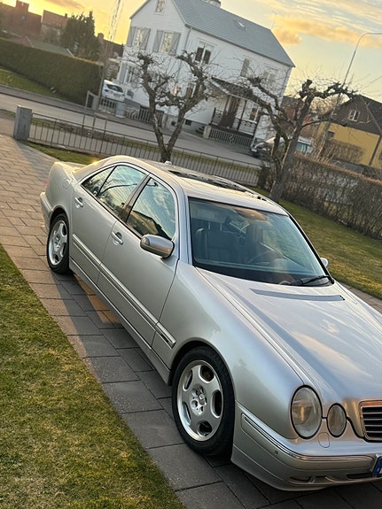 Mercedes-Benz E43 5 of 5