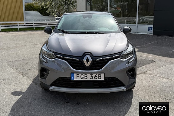 Renault Captur 3 of 5