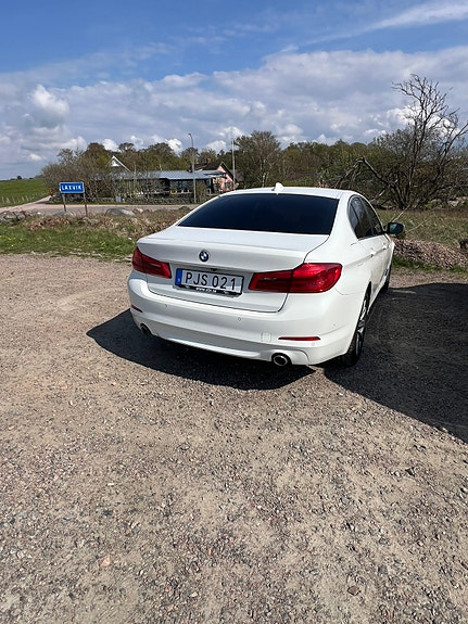 BMW 520d 2 of 5