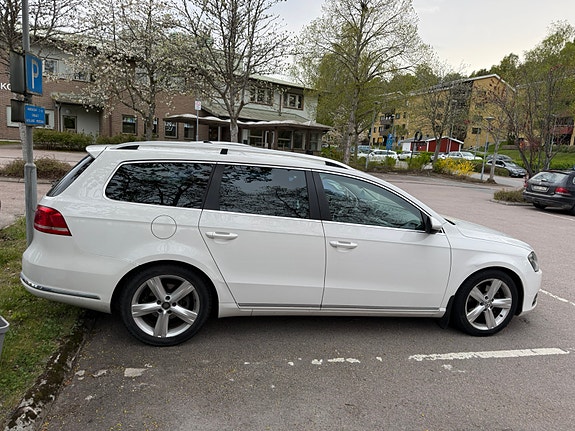 Volkswagen Passat 2 of 5
