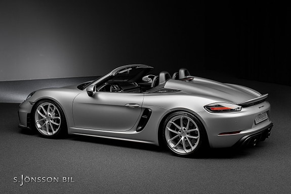 Porsche 718 Spyder 4 of 5