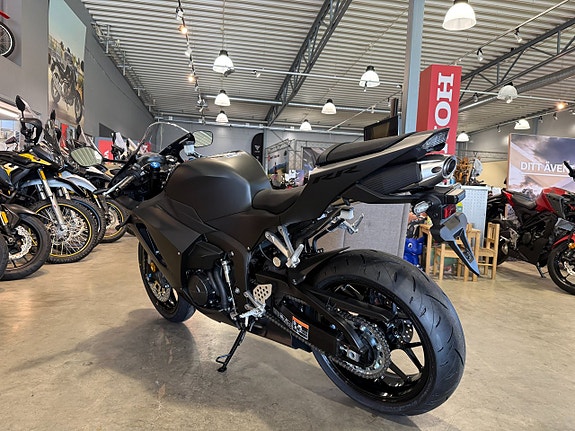 Honda CBR600RR 4 of 5
