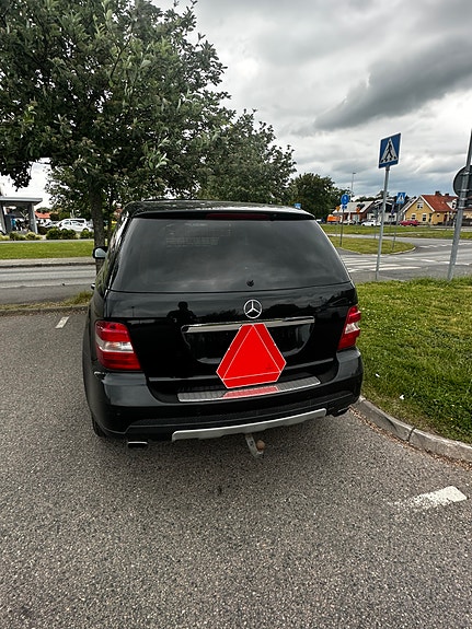 Mercedes-Benz ML280 9 of 10