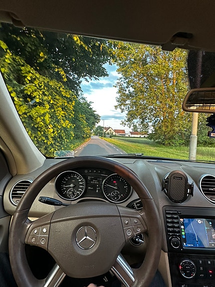 Mercedes-Benz ML280 7 of 10