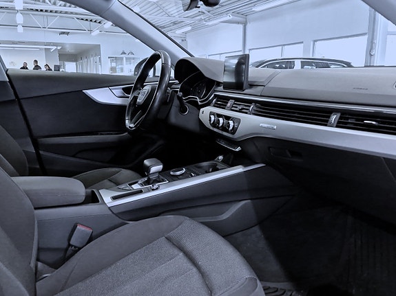 Audi A4 11 of 14