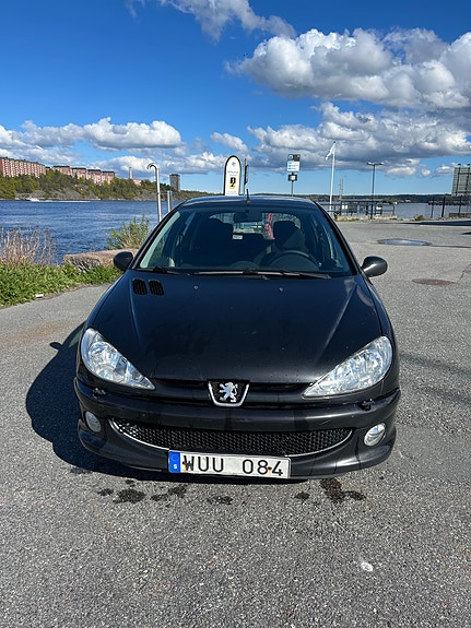 Peugeot 206 2 of 18