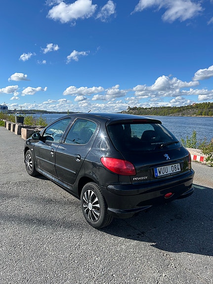 Peugeot 206 4 of 18