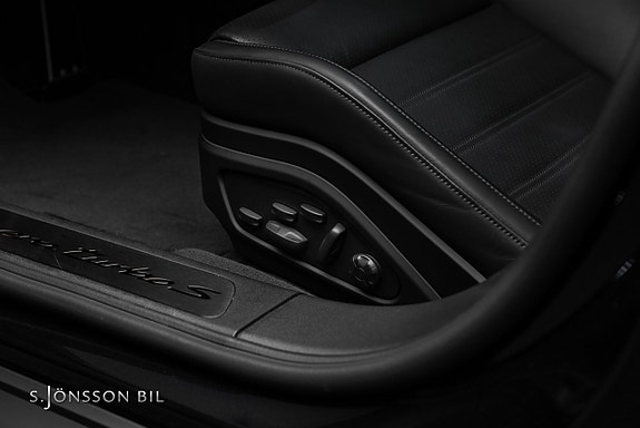 Porsche Panamera Turbo S 9 of 22