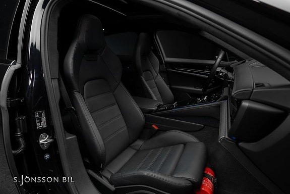 Porsche Panamera Turbo S 18 of 22