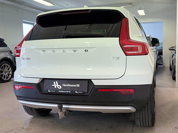 Volvo XC40 10 of 16