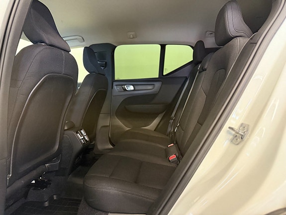 Volvo XC40 15 of 16