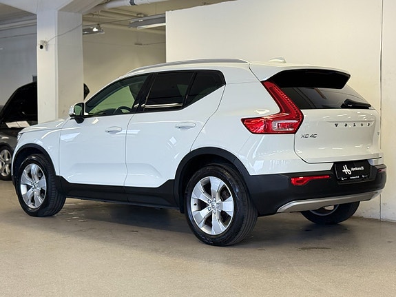 Volvo XC40 7 of 16