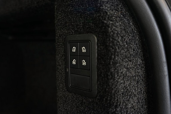 Land Rover Range Rover 26 of 28