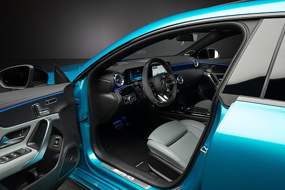 Mercedes-Benz CLA45 11 of 21