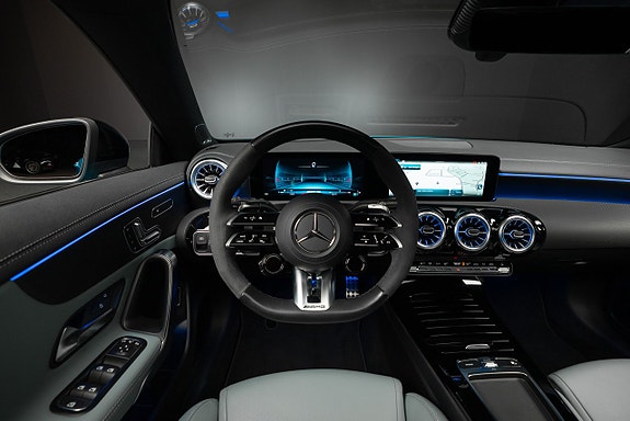 Mercedes-Benz CLA45 20 of 21