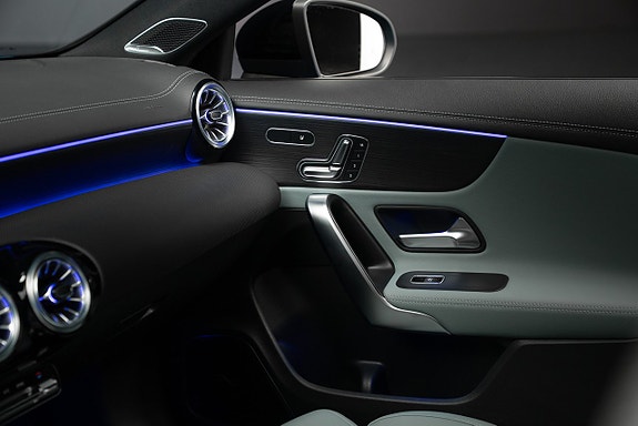 Mercedes-Benz CLA45 17 of 21