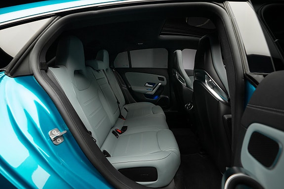 Mercedes-Benz CLA45 18 of 21