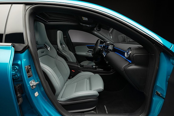 Mercedes-Benz CLA45 16 of 21