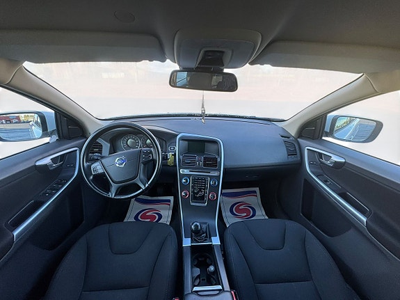 Volvo XC60 13 of 14
