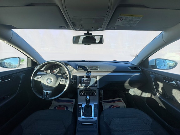 Volkswagen Passat 15 of 15