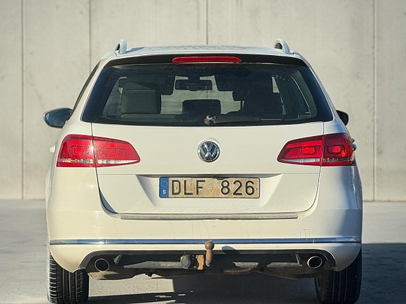 Volkswagen Passat 7 of 15