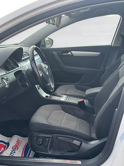 Volkswagen Passat Alltrack 9 of 14