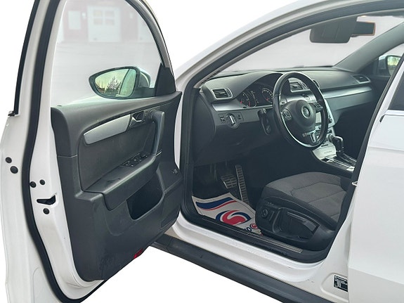 Volkswagen Passat Alltrack 8 of 14