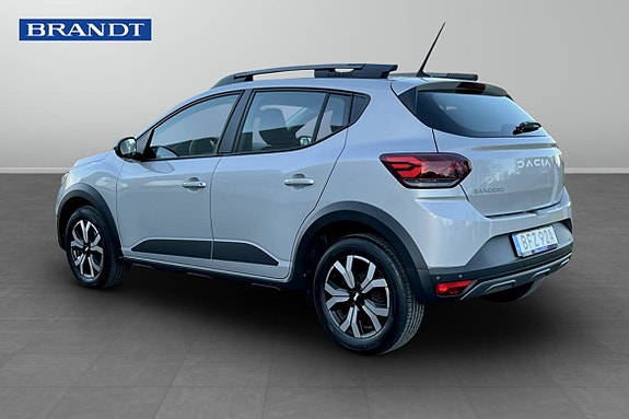 Dacia Sandero Stepway 2 of 5