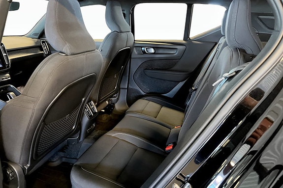 Volvo XC40 8 of 9