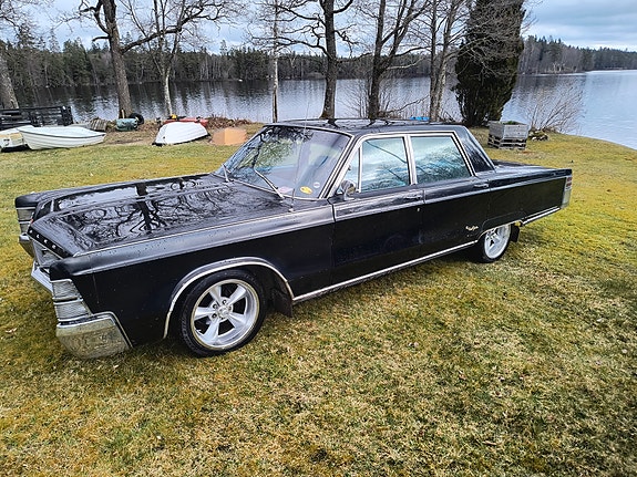 Chrysler New Yorker 2 of 9