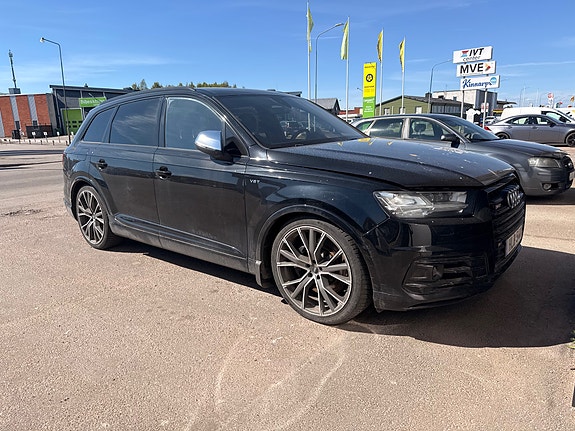 Audi SQ7 2 of 3