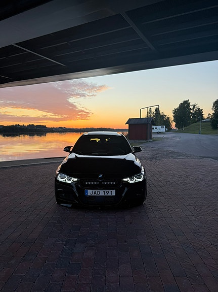 BMW 335d 2 of 5